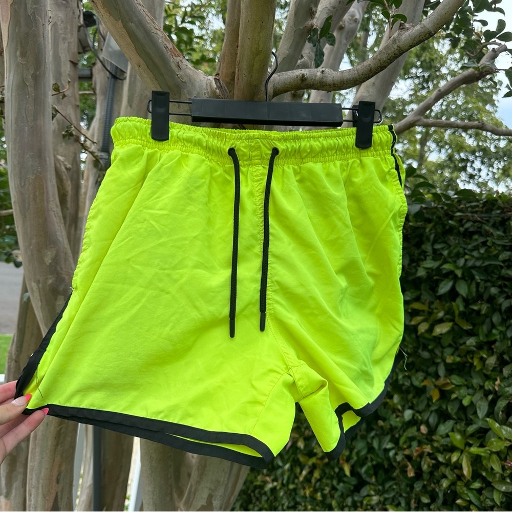 Brave soul men’s medium neon yellow swim trunks